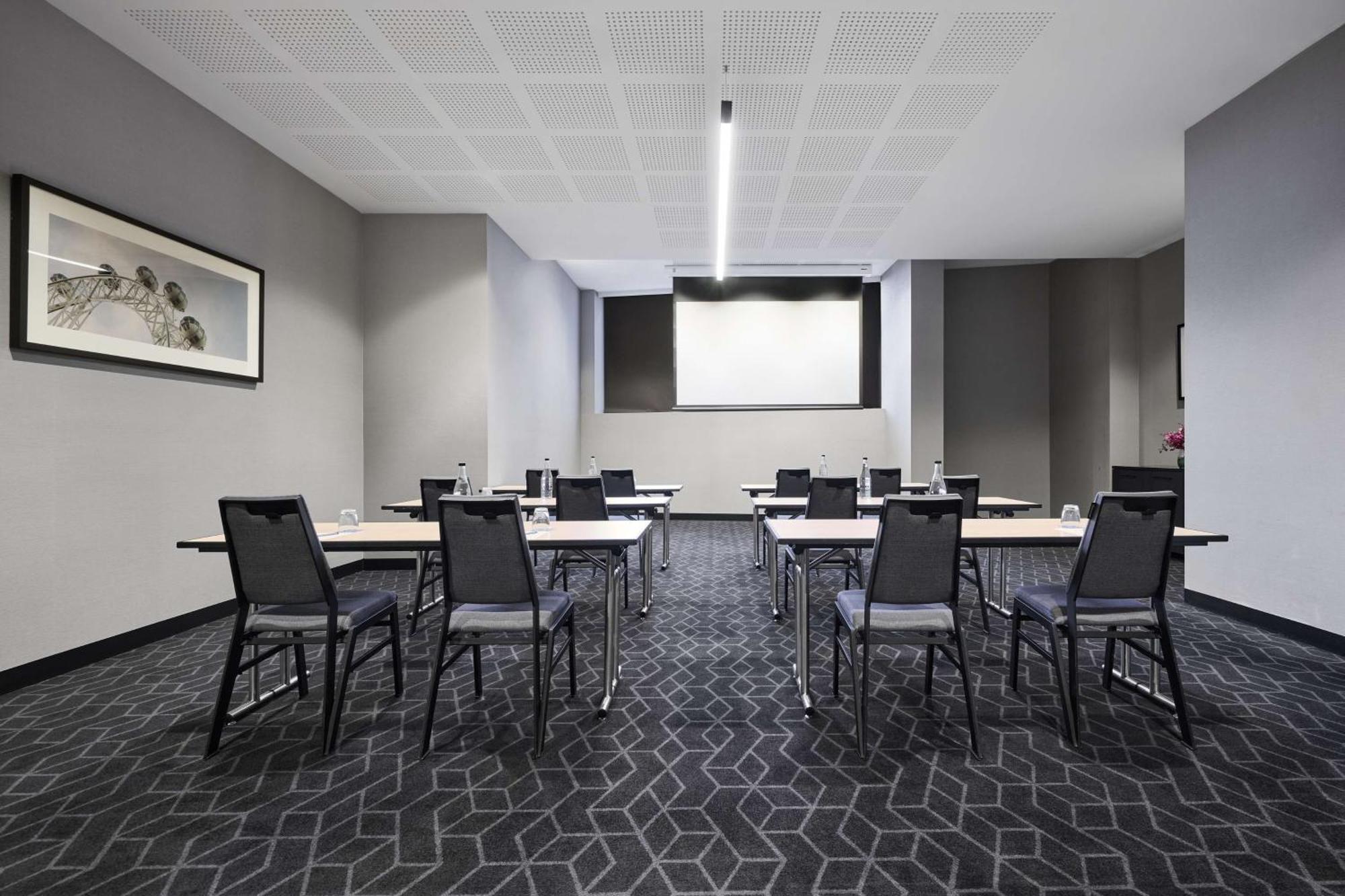 Vibe Hotel Melbourne Docklands Экстерьер фото