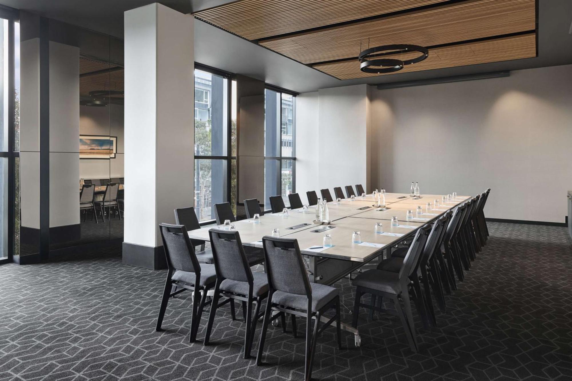 Vibe Hotel Melbourne Docklands Экстерьер фото