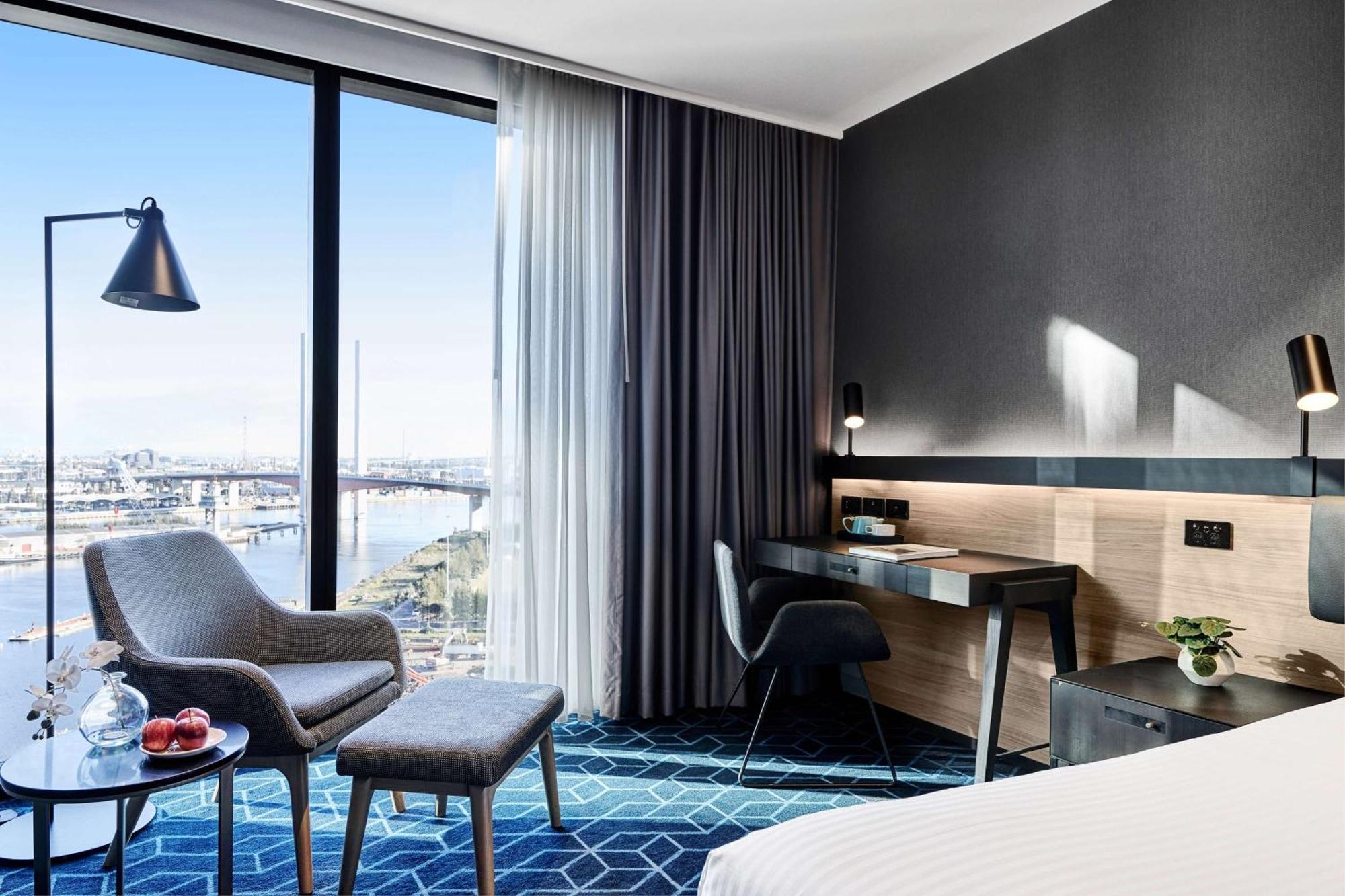 Vibe Hotel Melbourne Docklands Экстерьер фото