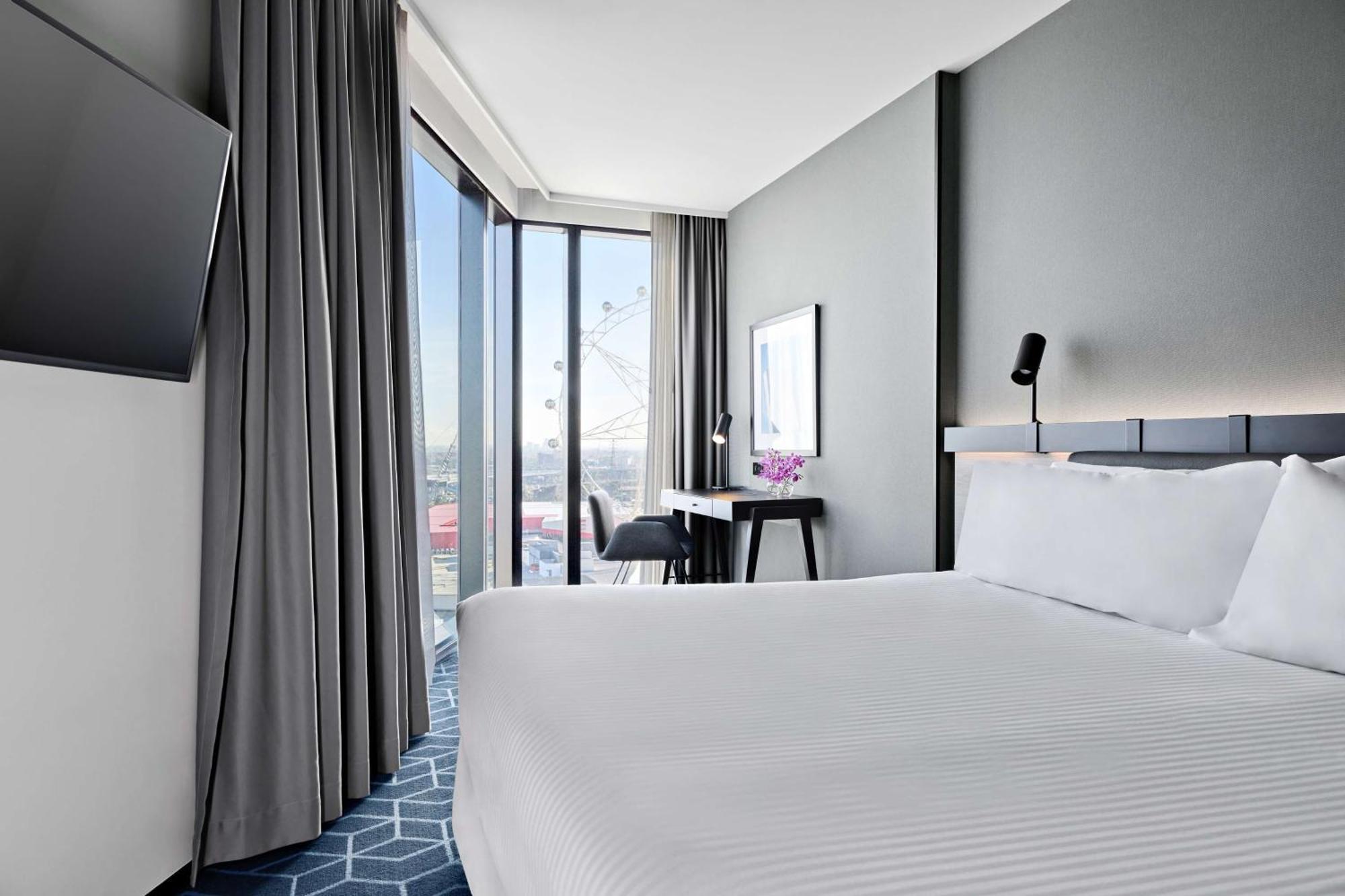 Vibe Hotel Melbourne Docklands Экстерьер фото