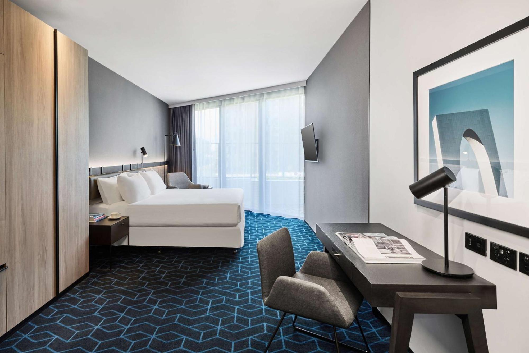 Vibe Hotel Melbourne Docklands Экстерьер фото