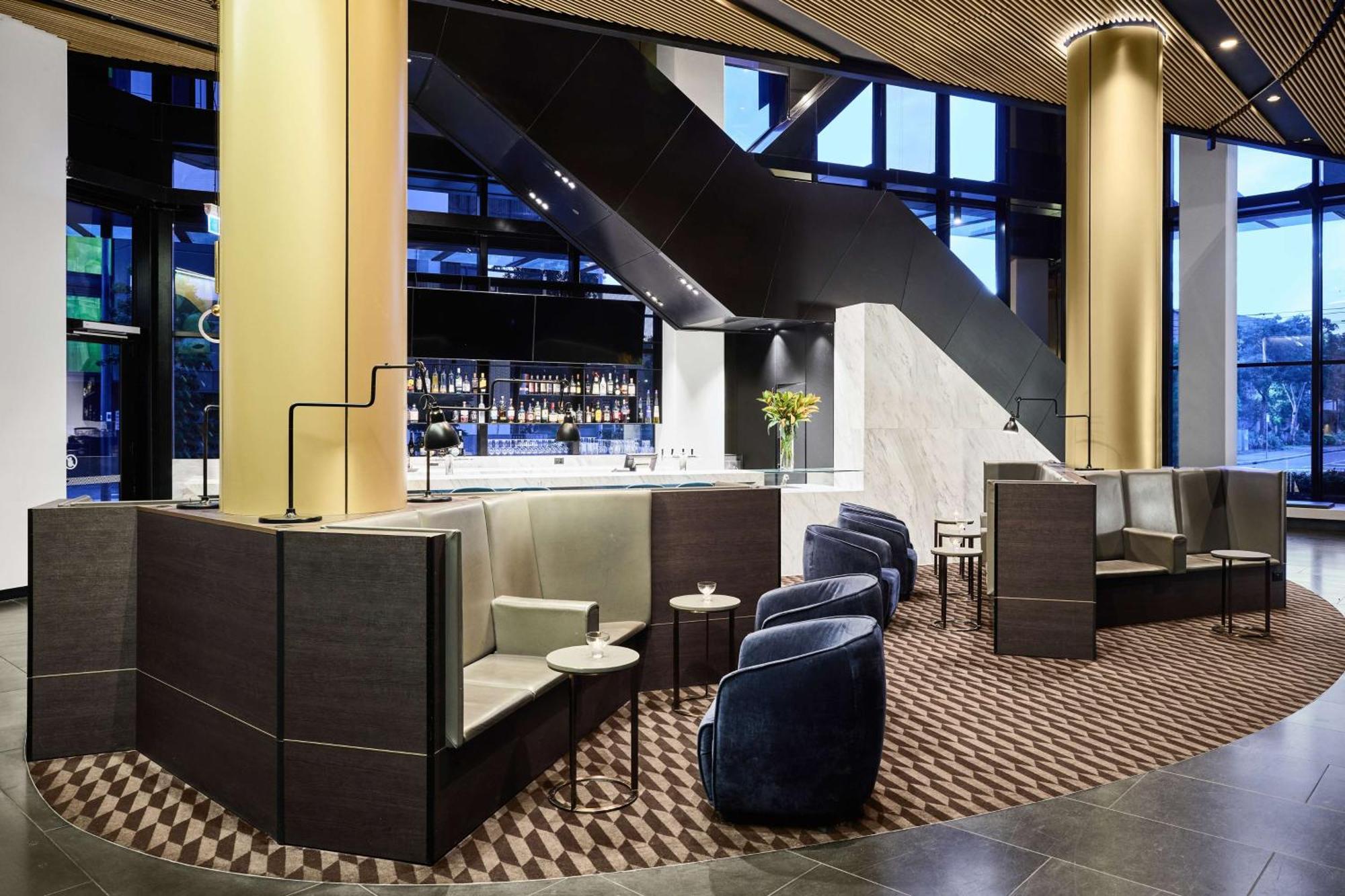 Vibe Hotel Melbourne Docklands Экстерьер фото