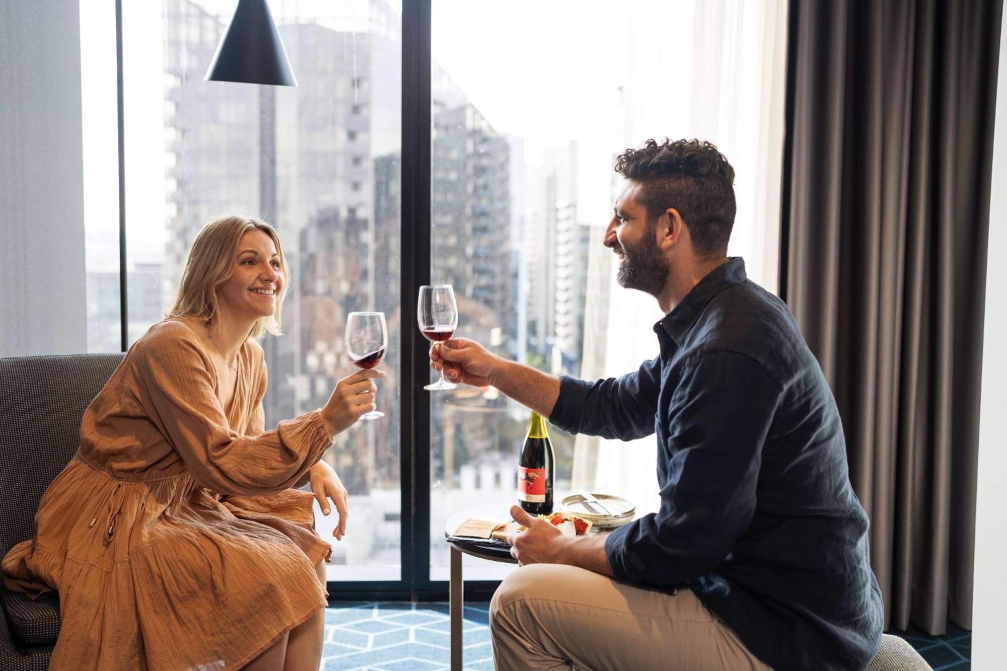 Vibe Hotel Melbourne Docklands Экстерьер фото